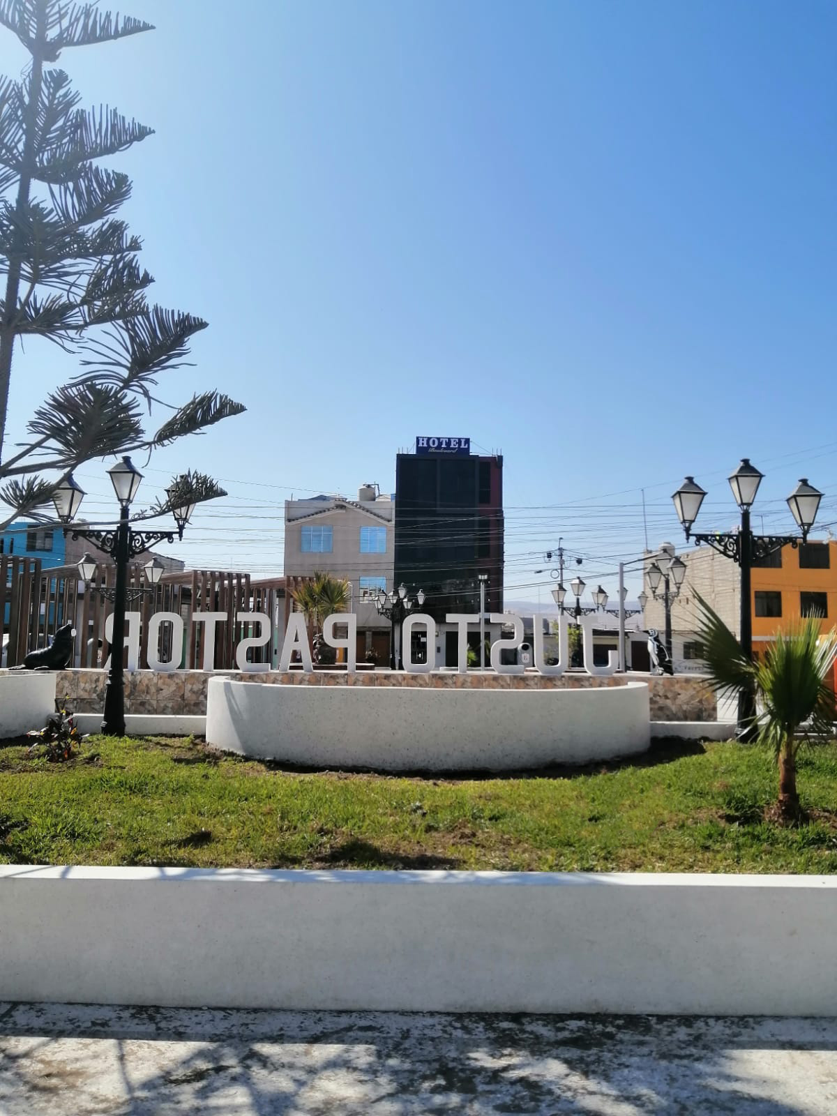 Plazuela Justo Pastor y Hotel Boulevard